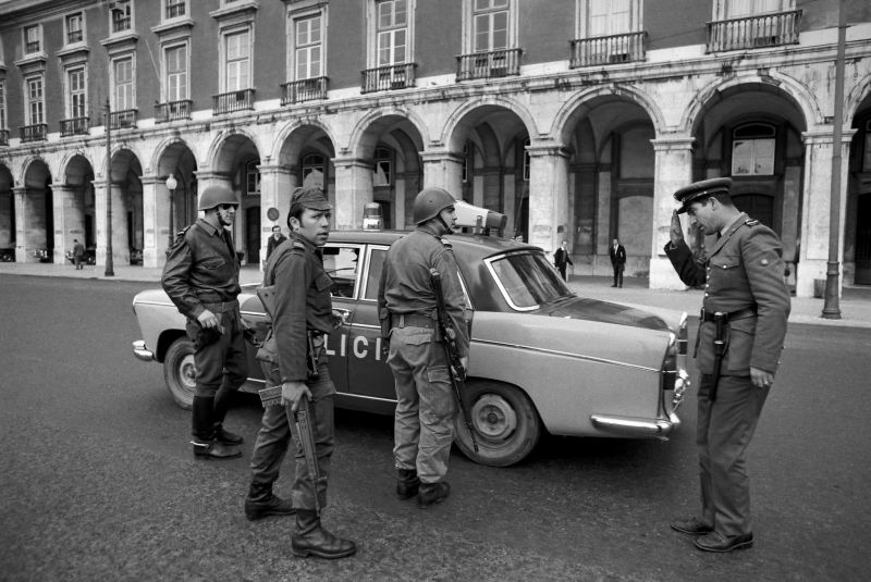 Lisboa, 25 de Abril de 1974 © Alfredo Cunha
