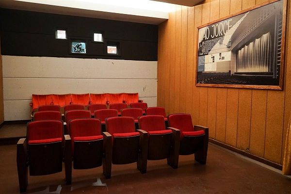 Sala da Rank Filmes no Cinema São Jorge - ou a sala da censura | José Frade