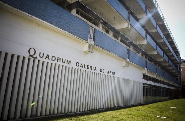A icónica fachada da galeria que a câmara agora reserva aos artistas com um percurso consolidado e a propostas mais experimentais_Nuno Ferreira Santos