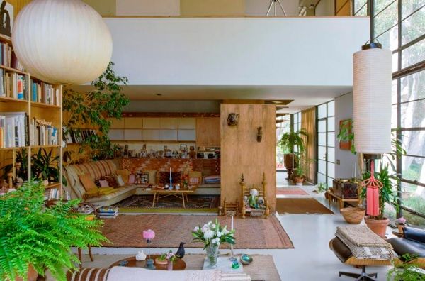 A sala em 2013: a varanda forma um teto para um nicho numa sala em open space Leslie Schwartz/Eames Office