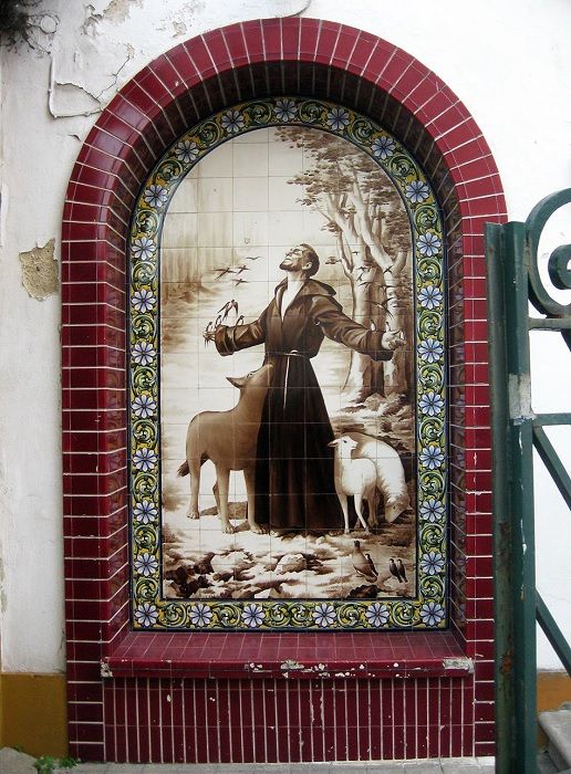 Painel de S. Francisco de Assis, simbólico guardião à entrada da Vivenda Aleluia